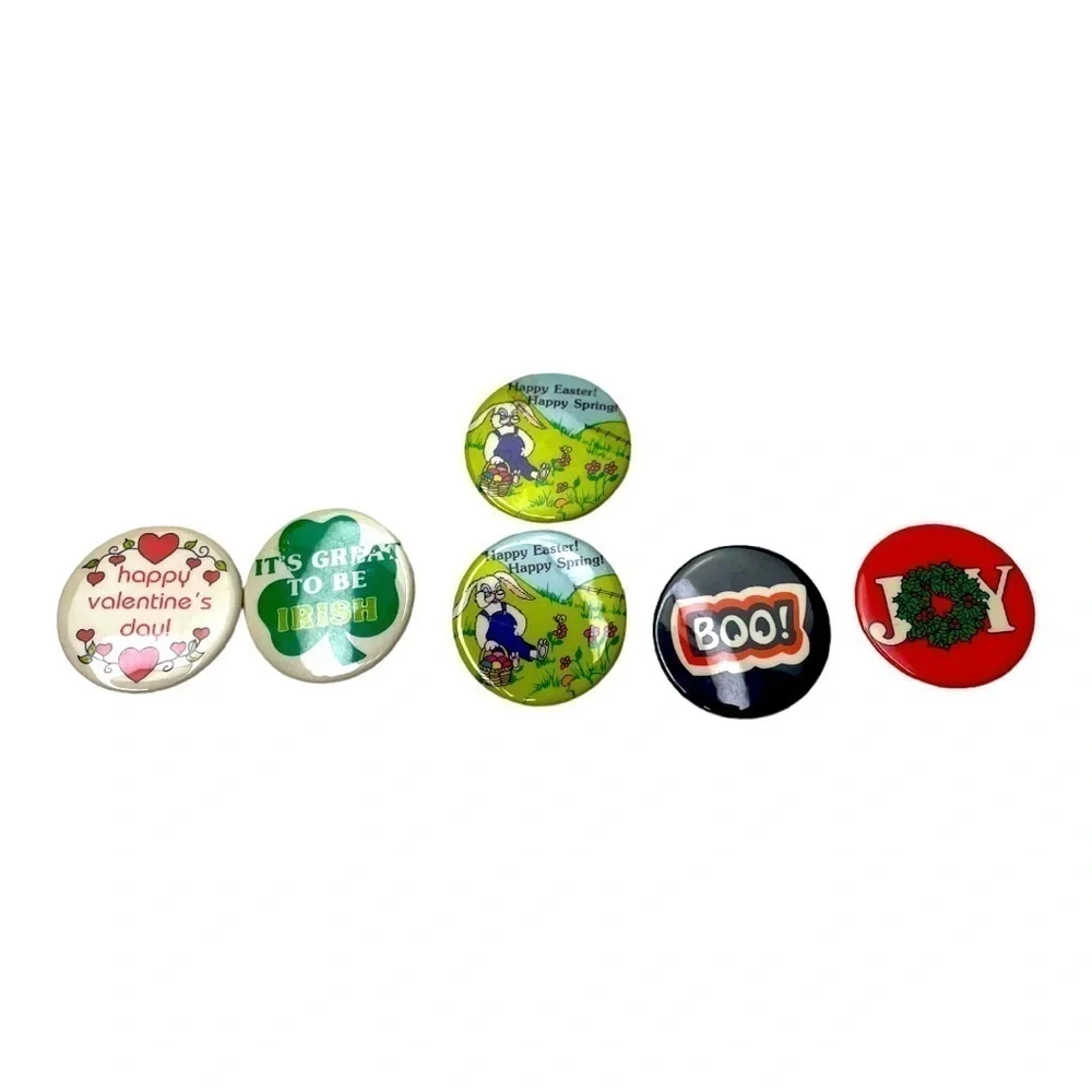 Vintage 6 Holiday Round Pins